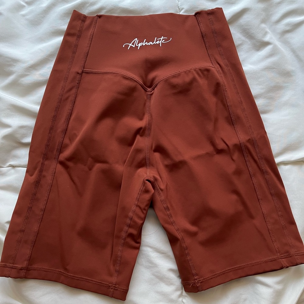 Alphalete pulse kinetic short